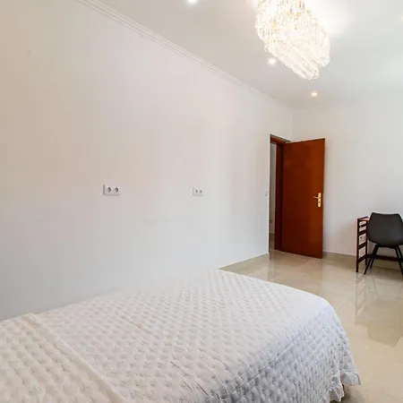 بيت ضيافة Castelo Sereno *